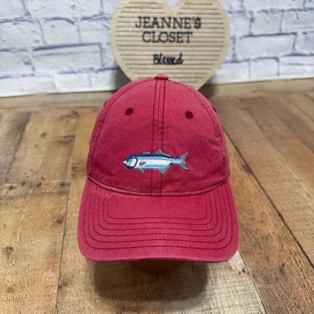 HARDING LANE BLUEFISH BASEBALL CAP IN WEATHERED RED